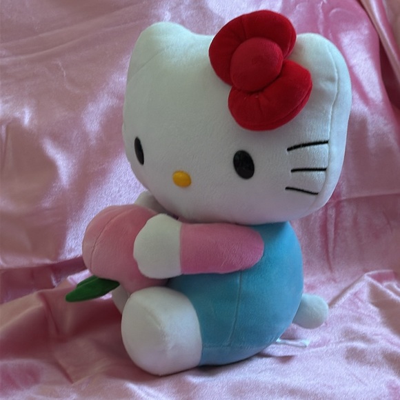 HELLO KITTY holding peach 🍑 plush 9in - Picture 2 of 5